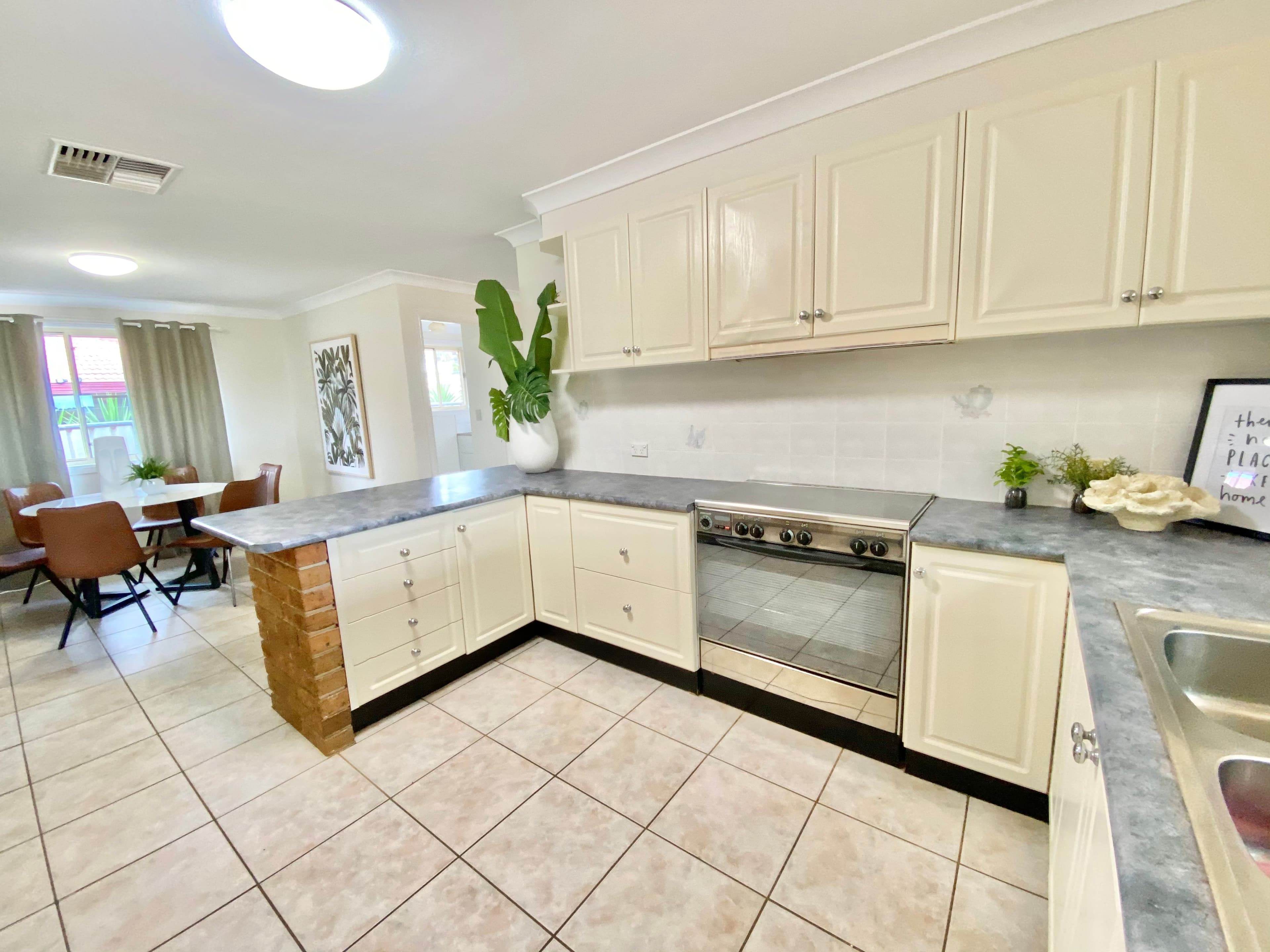 9 Mimosa Road, Parkes NSW 2870, Parkes - Thumbnail 4