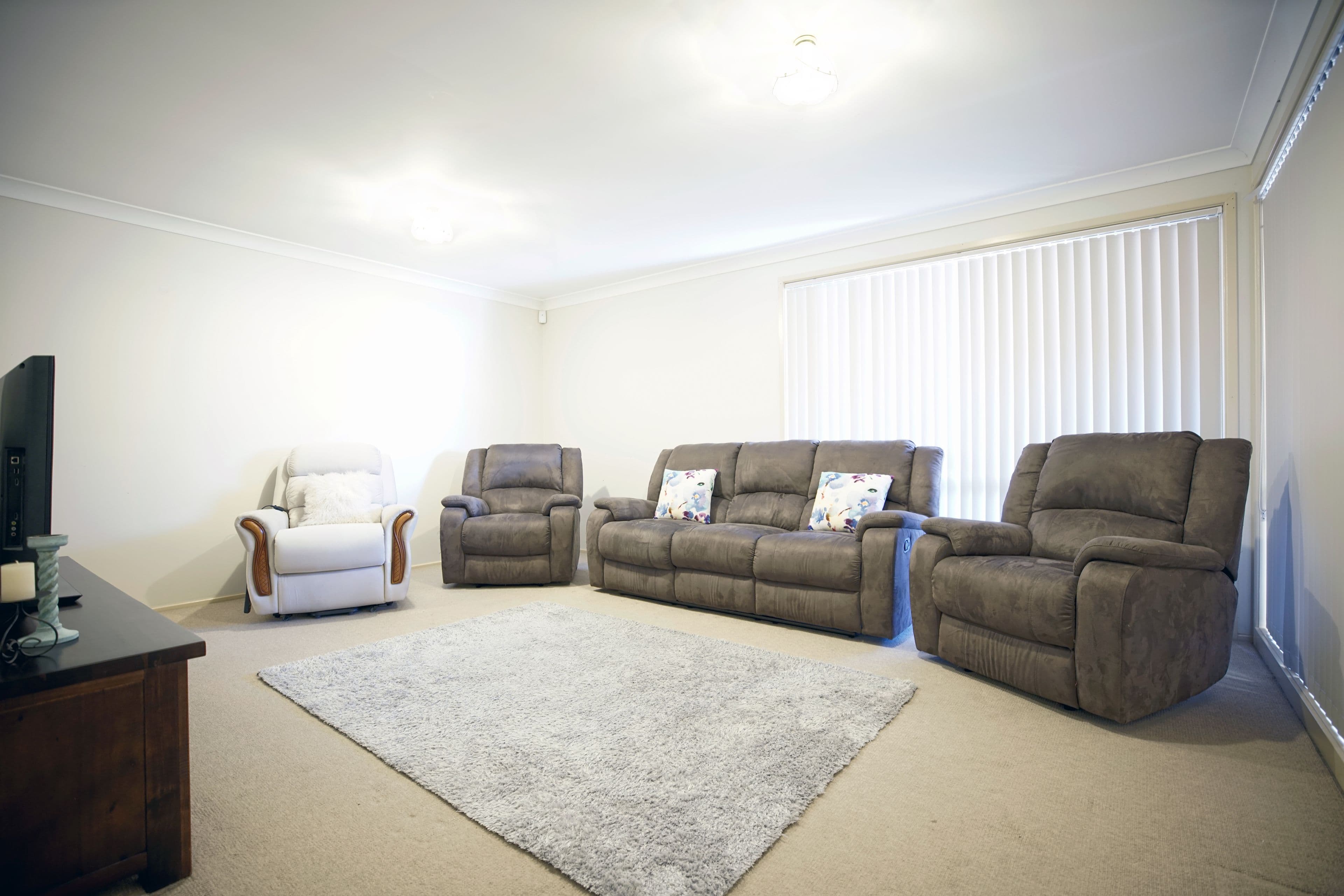 78 The Lakes Drive, Glenmore Park - Thumbnail 2