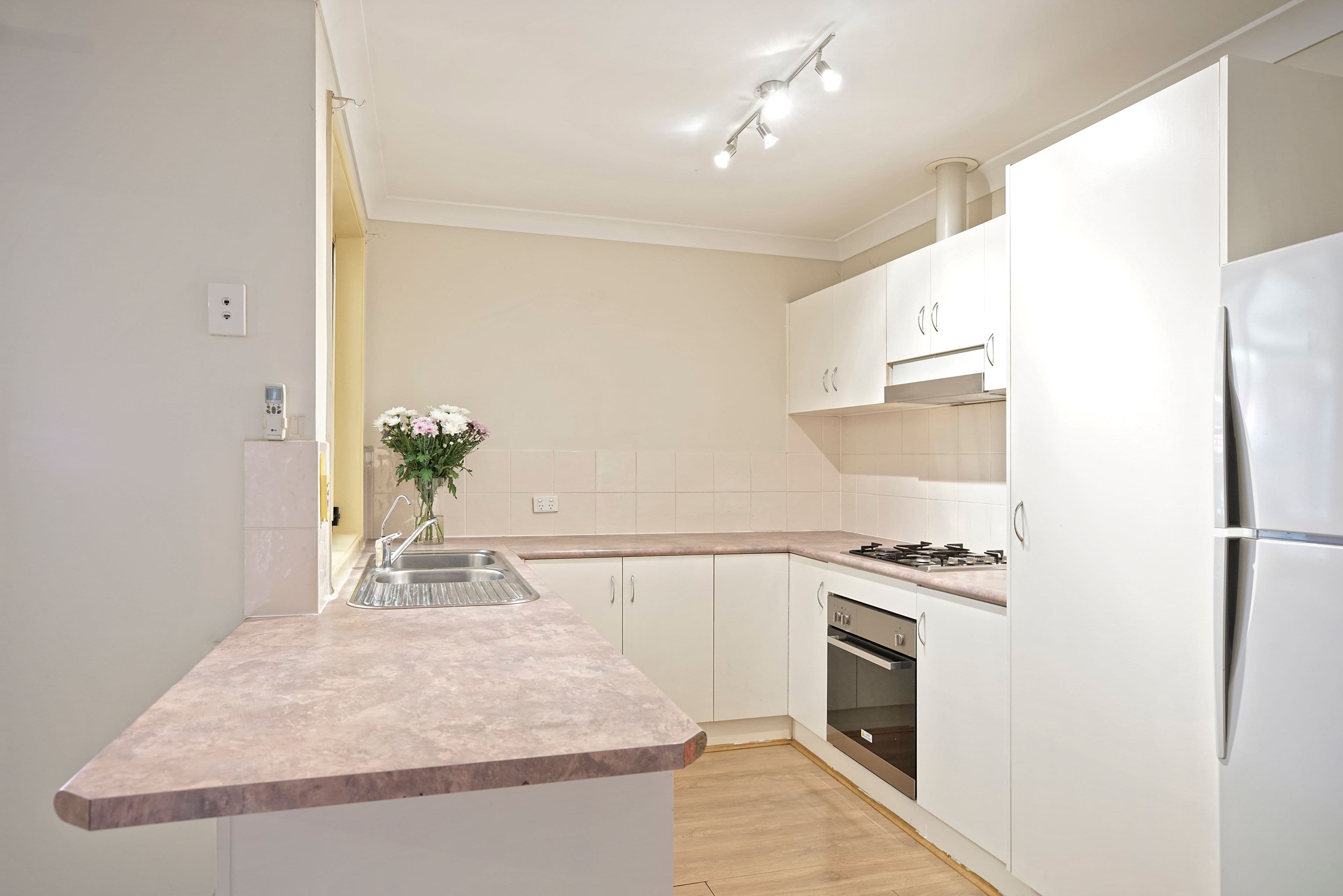 78 The Lakes Drive, Glenmore Park - Thumbnail 3