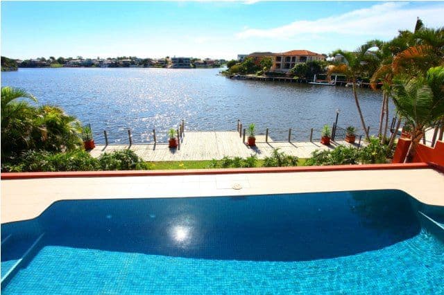 21 Clear Water Bay Avenue, CLEAR ISLAND WATERS QLD 4226, Clear Island Waters - Thumbnail 2