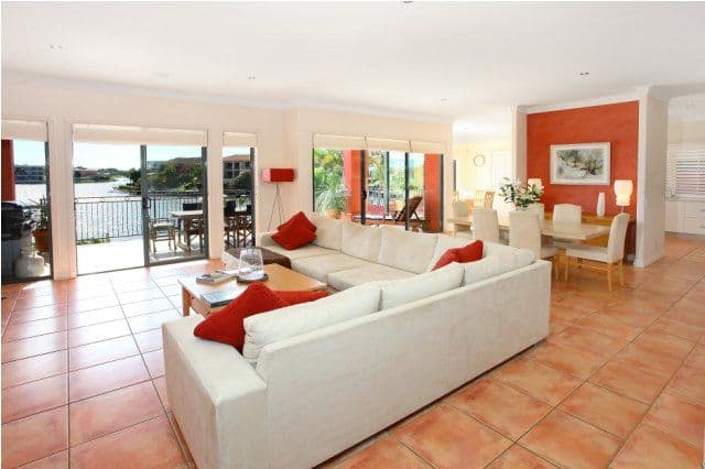 21 Clear Water Bay Avenue, CLEAR ISLAND WATERS QLD 4226, Clear Island Waters - Thumbnail 7