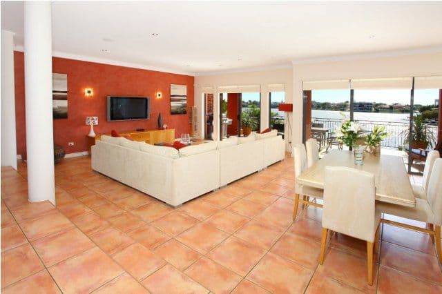 21 Clear Water Bay Avenue, CLEAR ISLAND WATERS QLD 4226, Clear Island Waters - Thumbnail 8