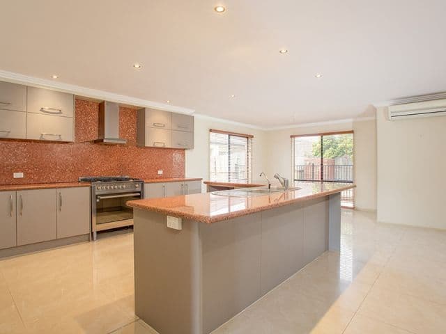 18 Balgowlah Street, WAKERLEY QLD 4154, Wakerley - Thumbnail 2