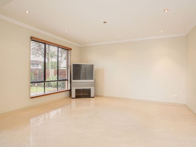 18 Balgowlah Street, WAKERLEY QLD 4154, Wakerley - Thumbnail 3