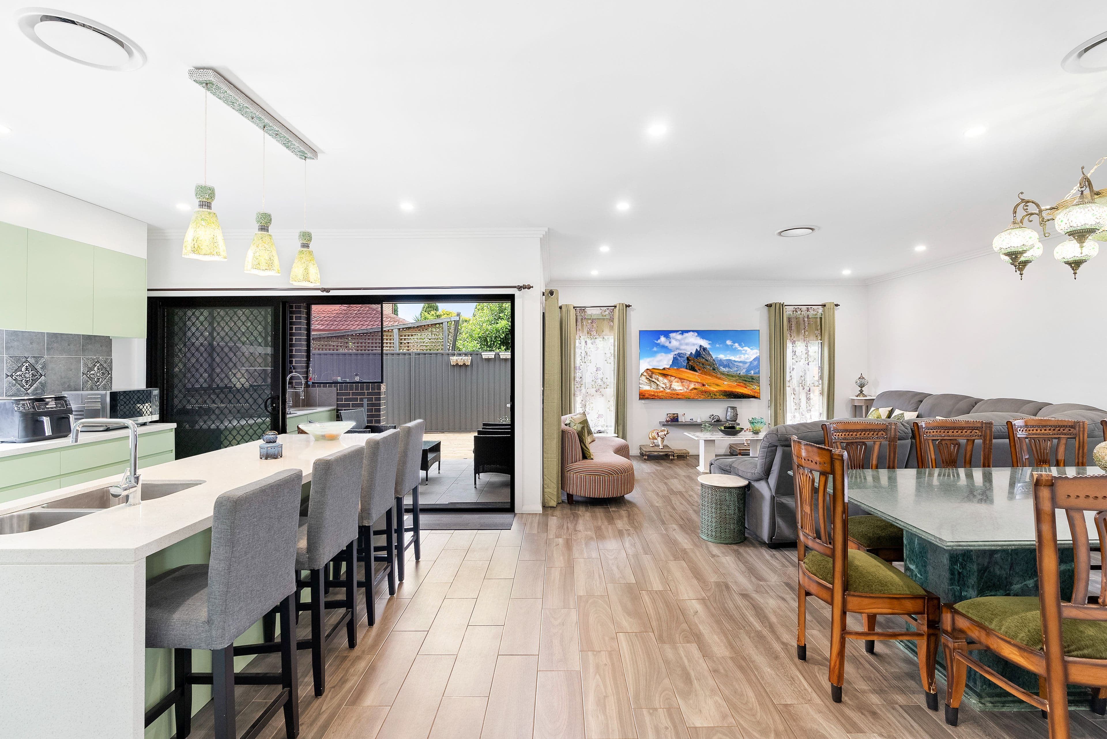 19 Hewison Avenue, Green Valley NSW 2168, Green Valley - Thumbnail 3