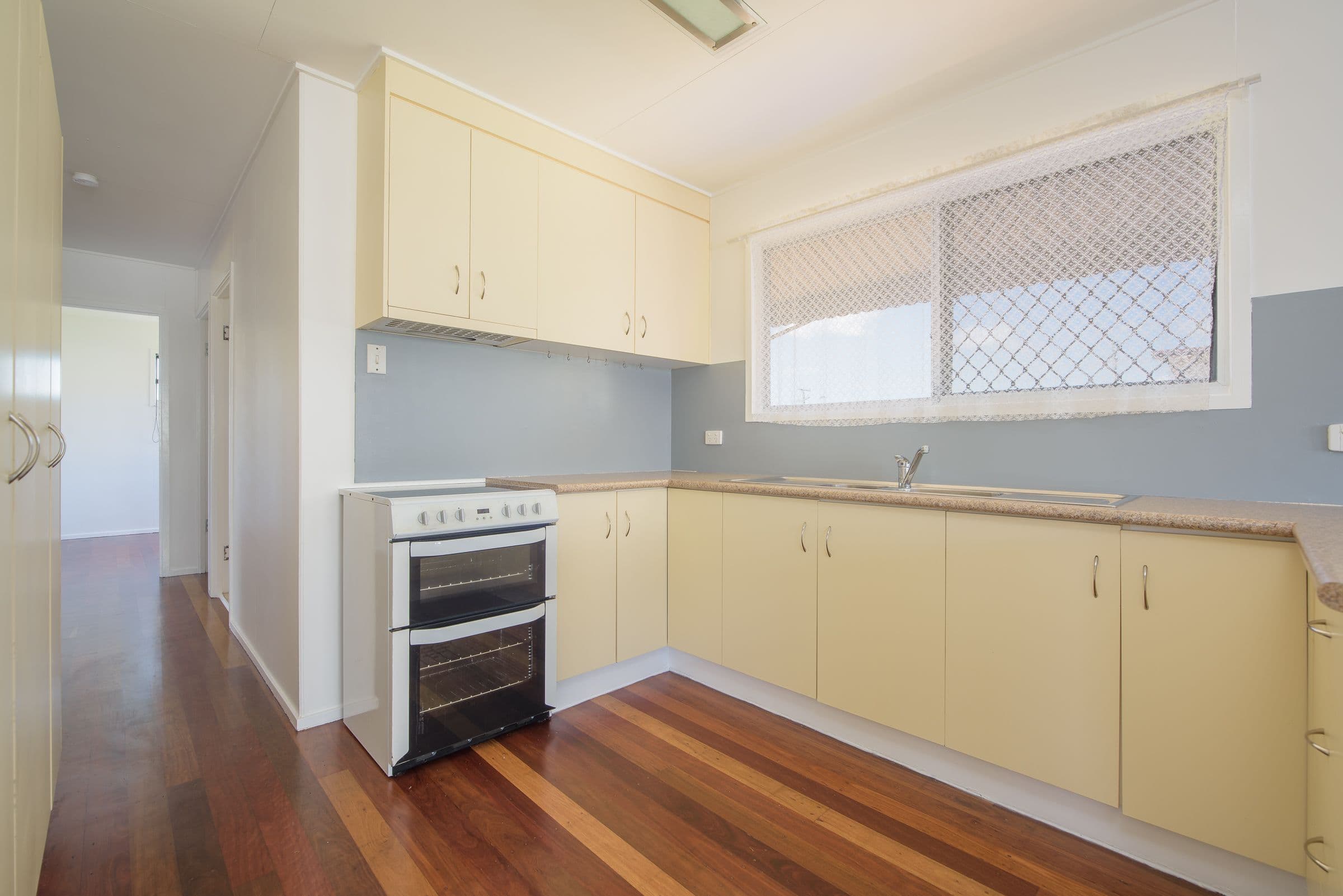 4 Potter Street, Clinton QLD 4680, Clinton - Thumbnail 4