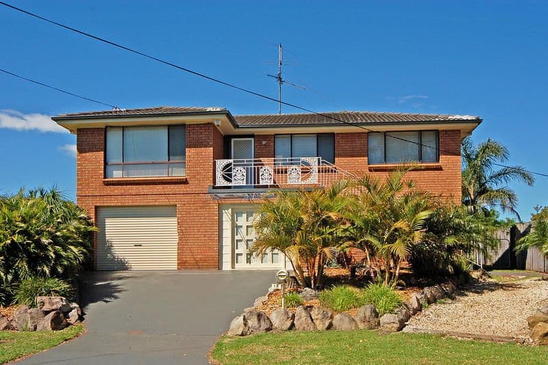 18 Stewart Place, BARRACK HEIGHTS NSW 2528, Barrack Heights - Image 1