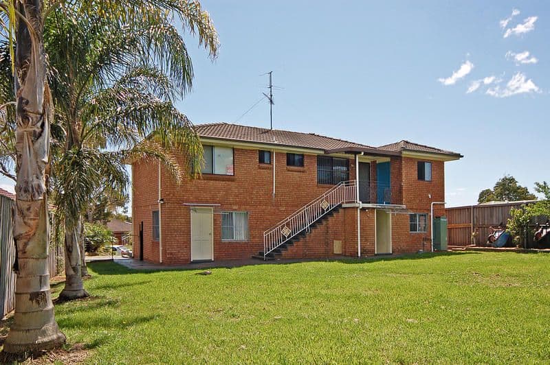 18 Stewart Place, BARRACK HEIGHTS NSW 2528, Barrack Heights - Thumbnail 2