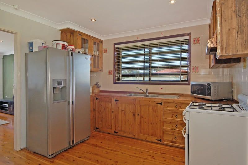 18 Stewart Place, BARRACK HEIGHTS NSW 2528, Barrack Heights - Thumbnail 4