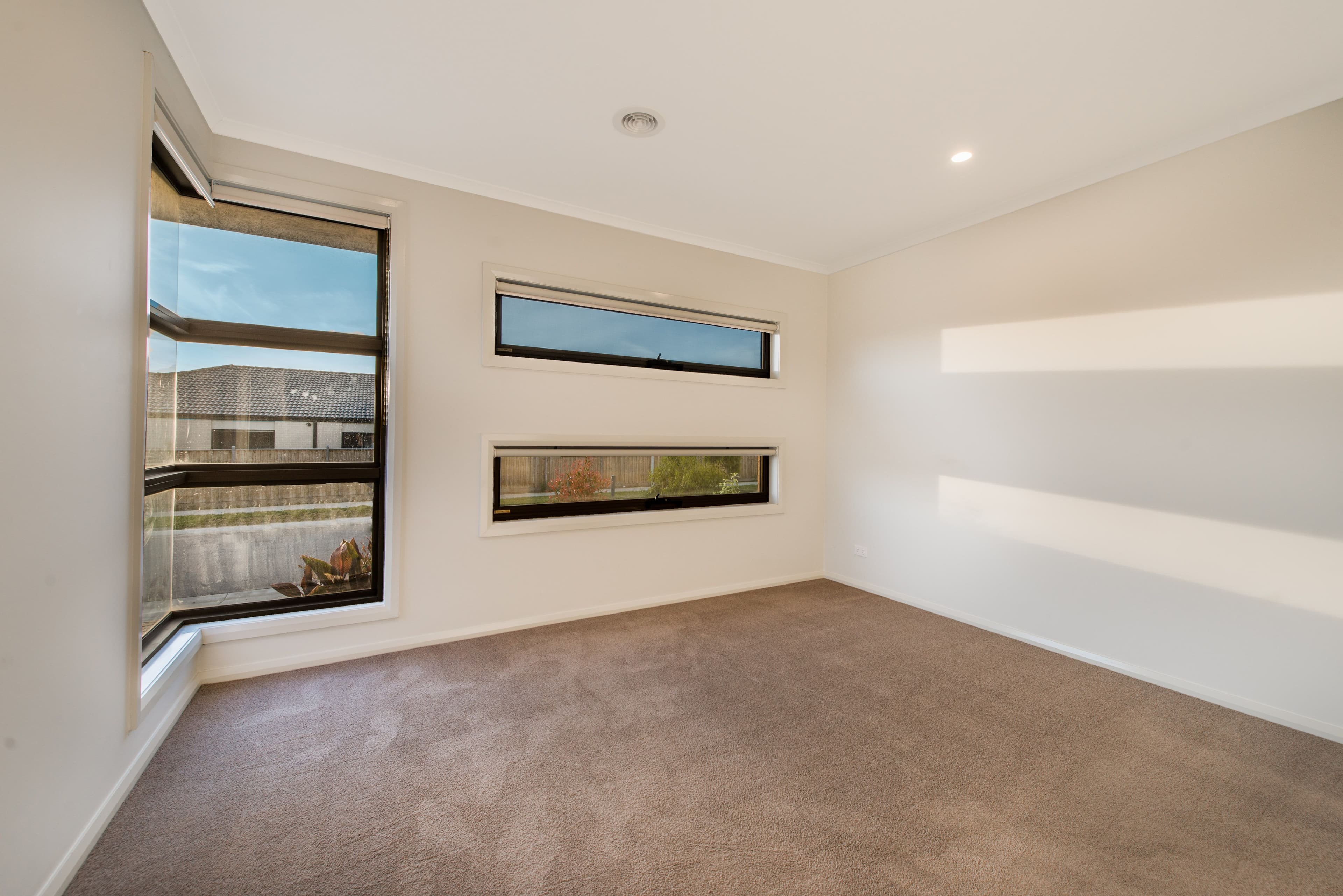 46 Elmtree Crecent, Clyde North VIC 3978, Clyde North - Thumbnail 4