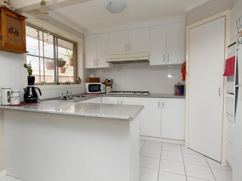 4/3 Bon Accord Street, Hoppers Crossing - Thumbnail 2