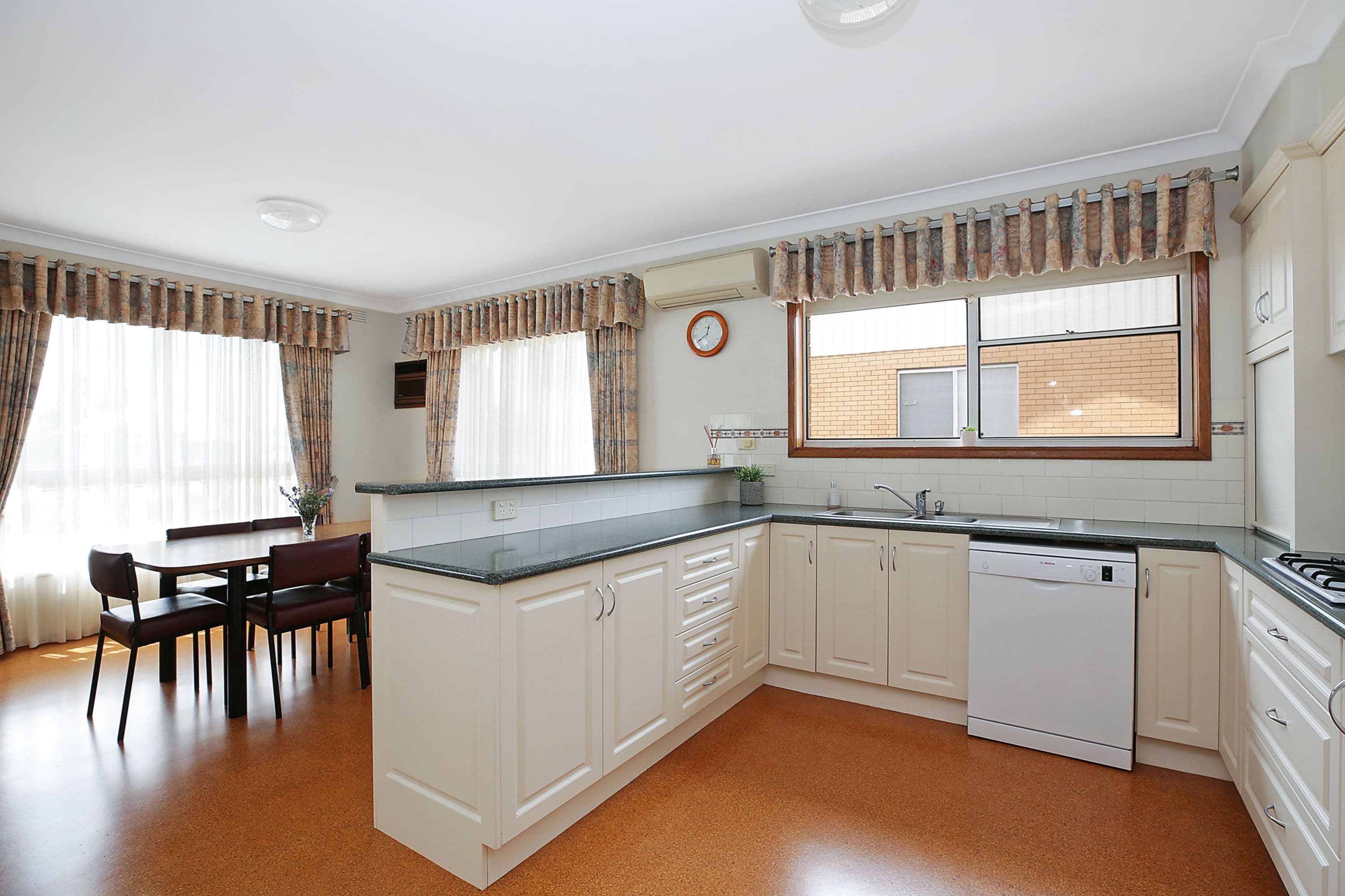 75 Curdie Street, Cobden VIC 3266, Cobden - Thumbnail 3