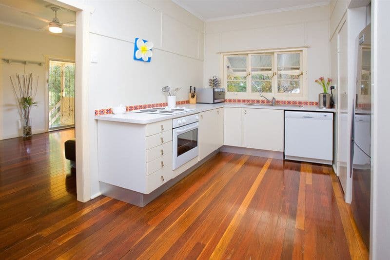 43 Boronia Avenue, HOLLAND PARK WEST QLD 4121, Holland Park West - Thumbnail 3