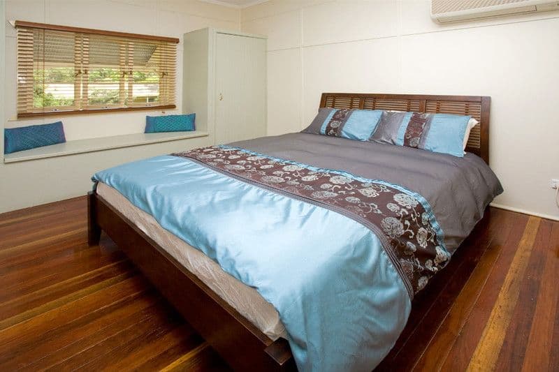 43 Boronia Avenue, HOLLAND PARK WEST QLD 4121, Holland Park West - Thumbnail 6