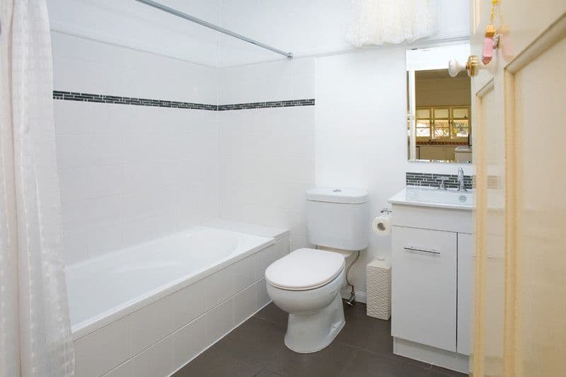 43 Boronia Avenue, HOLLAND PARK WEST QLD 4121, Holland Park West - Thumbnail 7