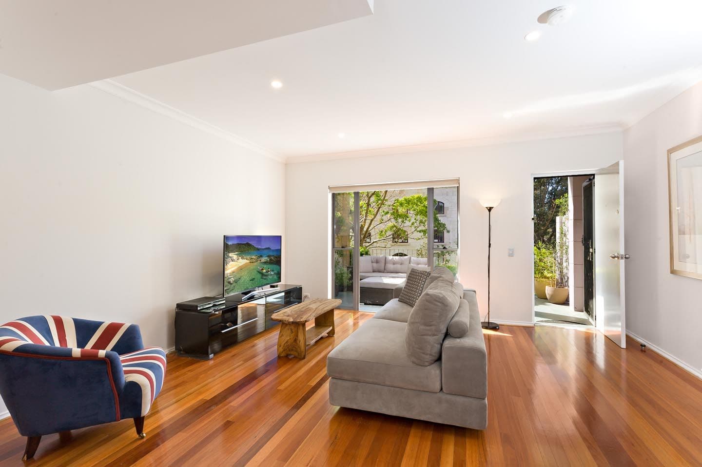 2 Sugar House Road, Canterbury - Thumbnail 3