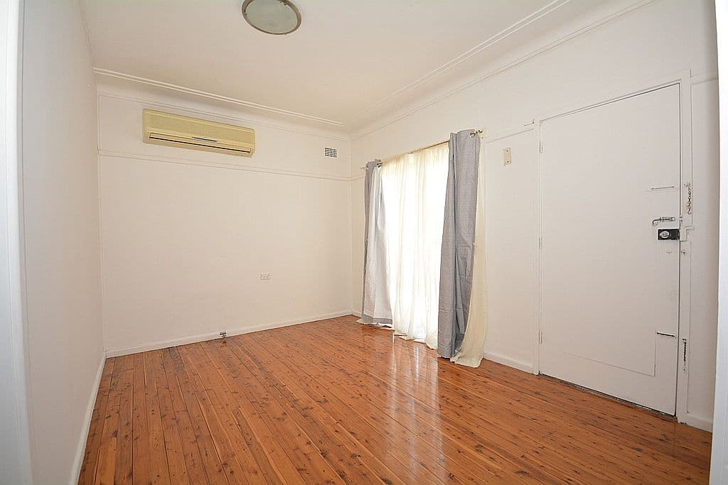 130 Burnett Street, Merrylands - Thumbnail 2