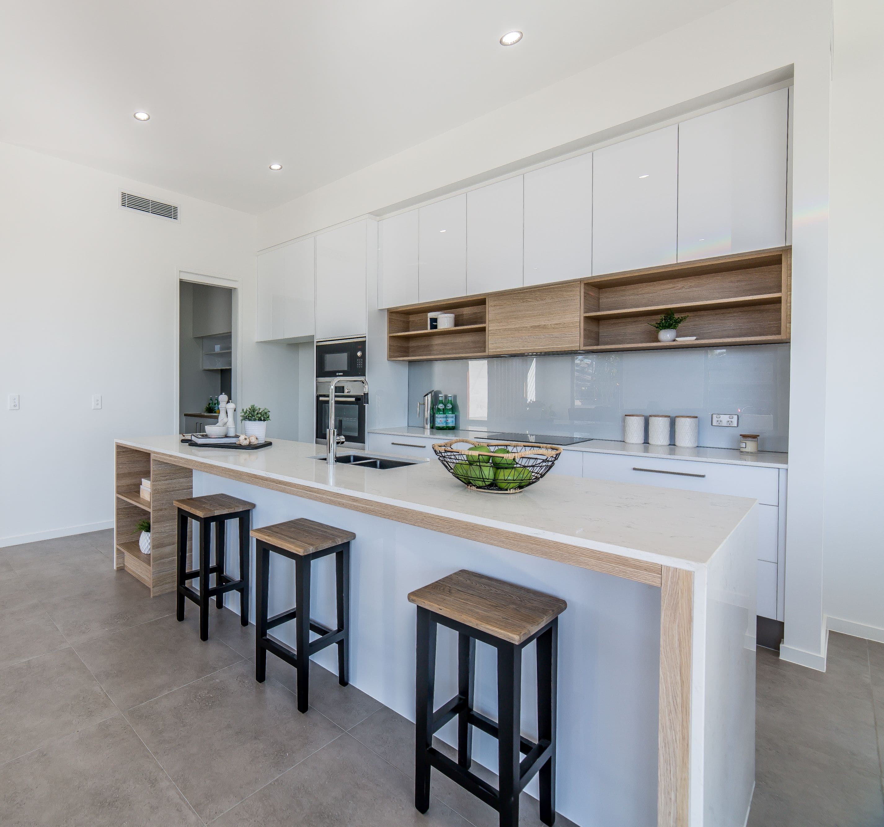 4 Drome Street, Runaway Bay QLD 4216, Runaway Bay - Thumbnail 4