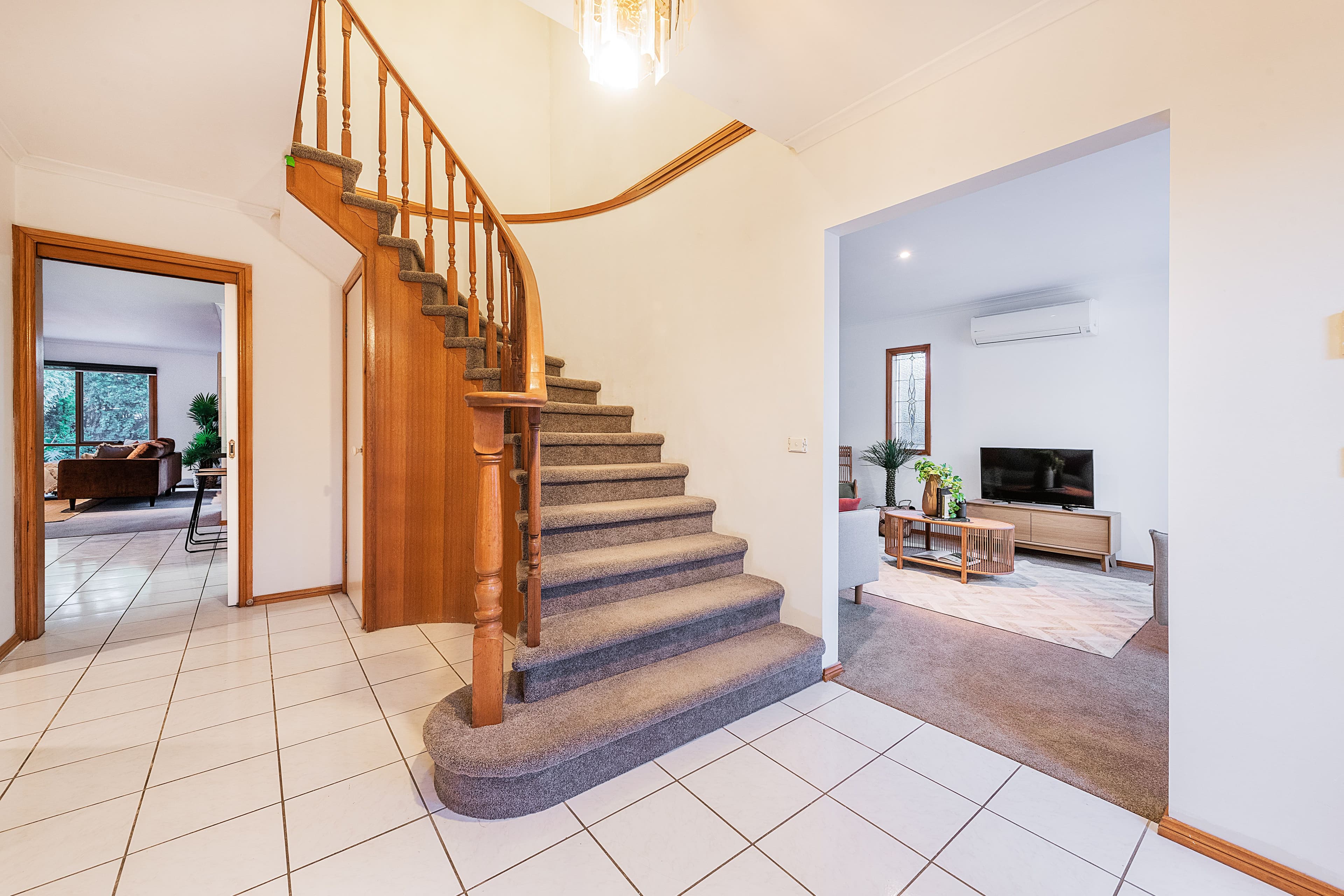20 Cairn Curren Close, Rowville VIC 3178, Rowville - Thumbnail 2