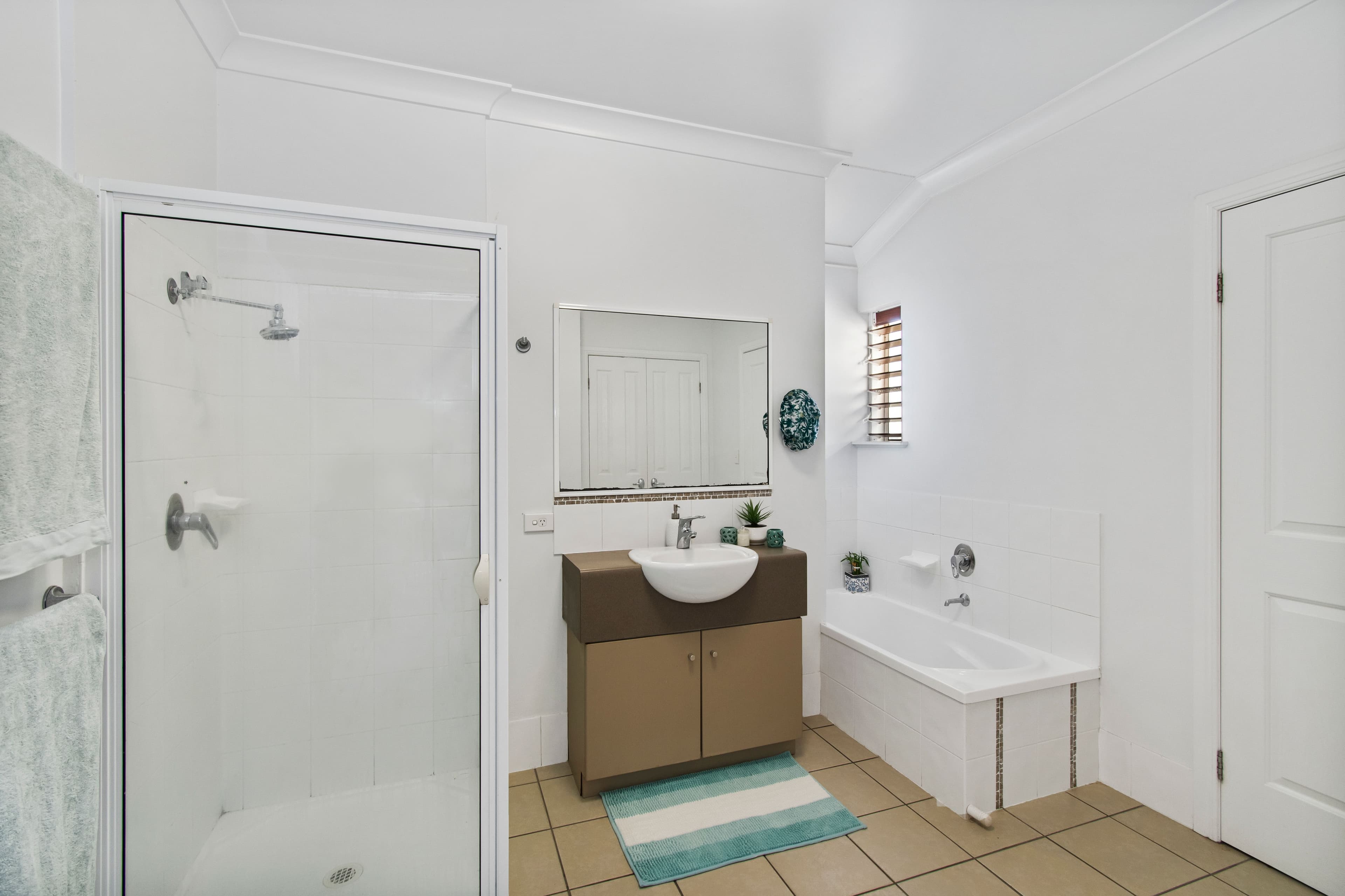 16-22 Martinez Avenue, West End QLD 4810, West End - Thumbnail 7