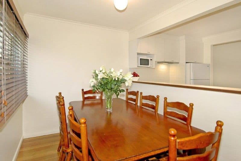 25 Fricker Avenue, GREENSBOROUGH VIC 3088, Greensborough - Thumbnail 5