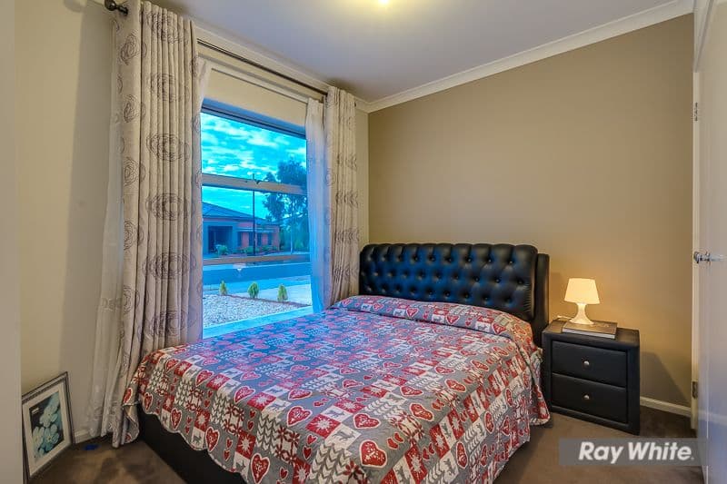 37 Amsterdam Avenue, Tarneit VIC 3029, Tarneit - Thumbnail 3