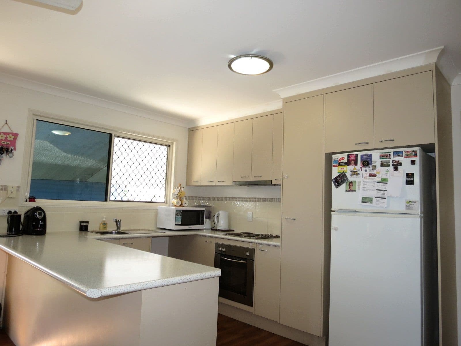 87 Roberts Street, Emerald QLD 4720, Emerald - Thumbnail 3
