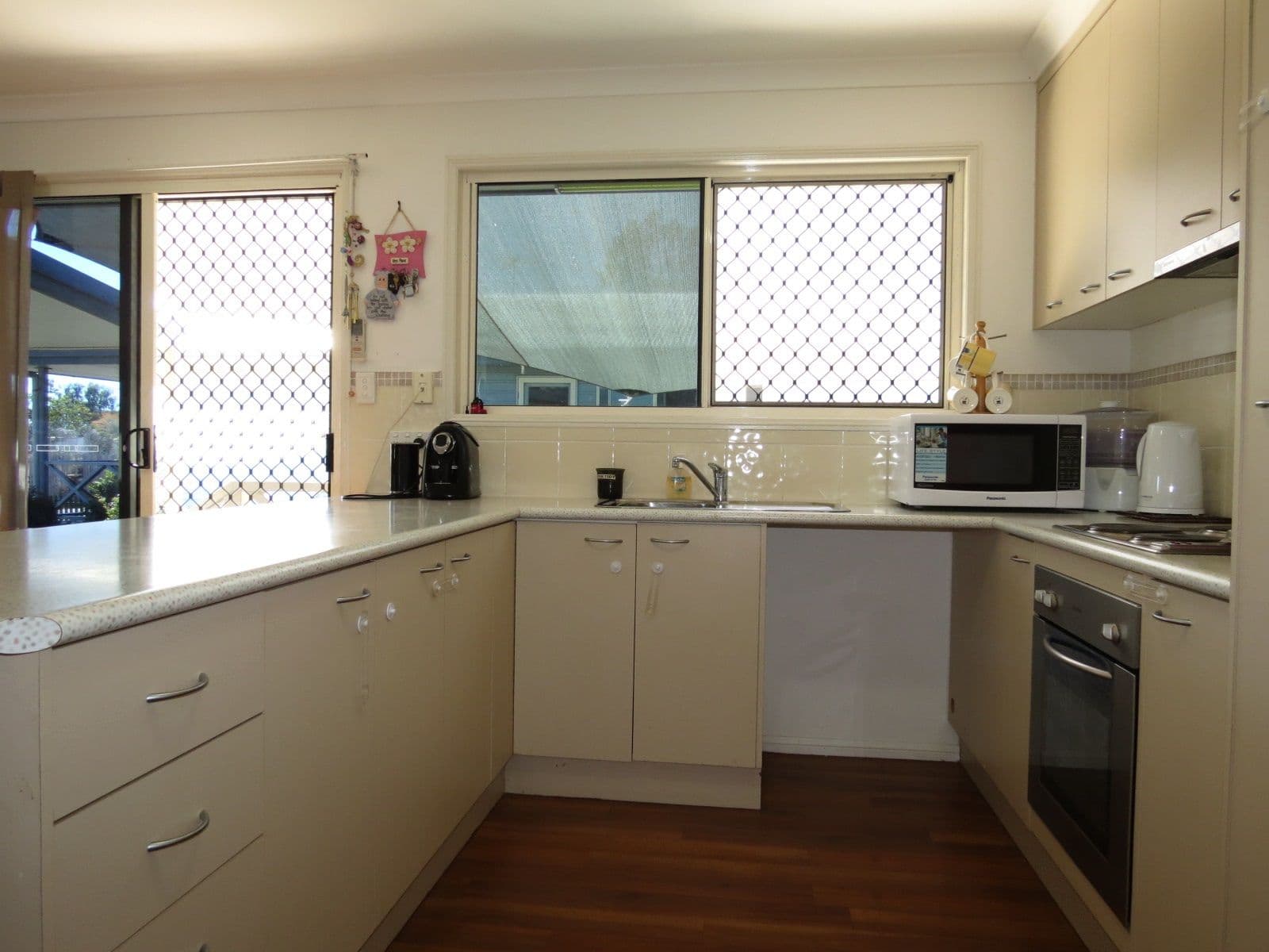 87 Roberts Street, Emerald QLD 4720, Emerald - Thumbnail 4