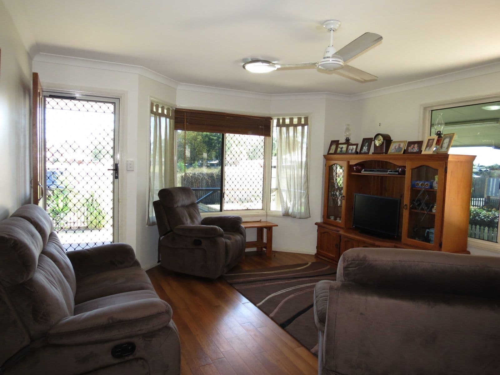 87 Roberts Street, Emerald QLD 4720, Emerald - Thumbnail 7