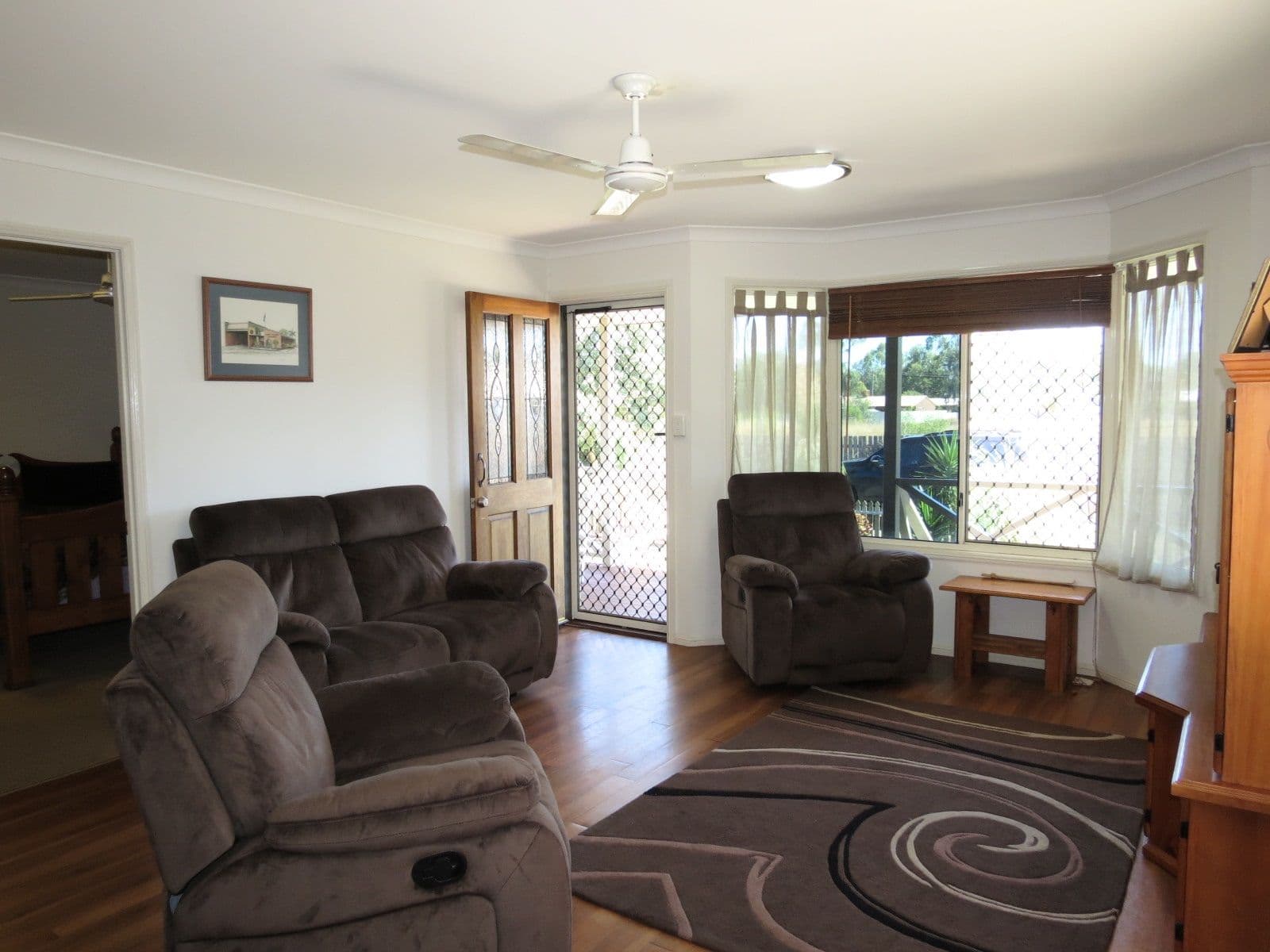 87 Roberts Street, Emerald QLD 4720, Emerald - Thumbnail 8