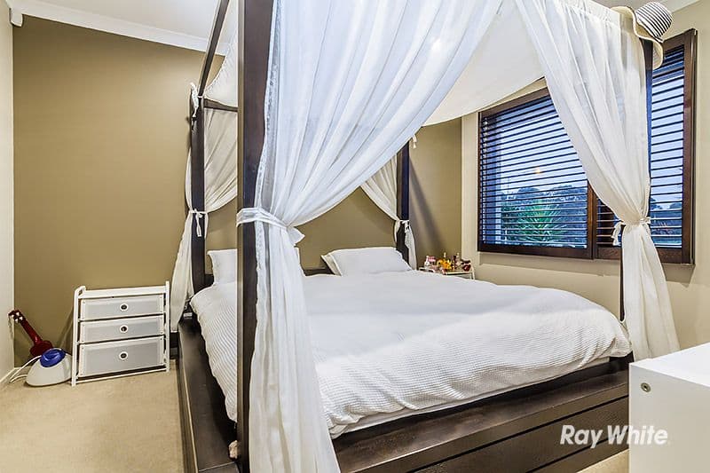 88 Bradford Drive, Cranbourne East VIC 3977, Cranbourne East - Thumbnail 2