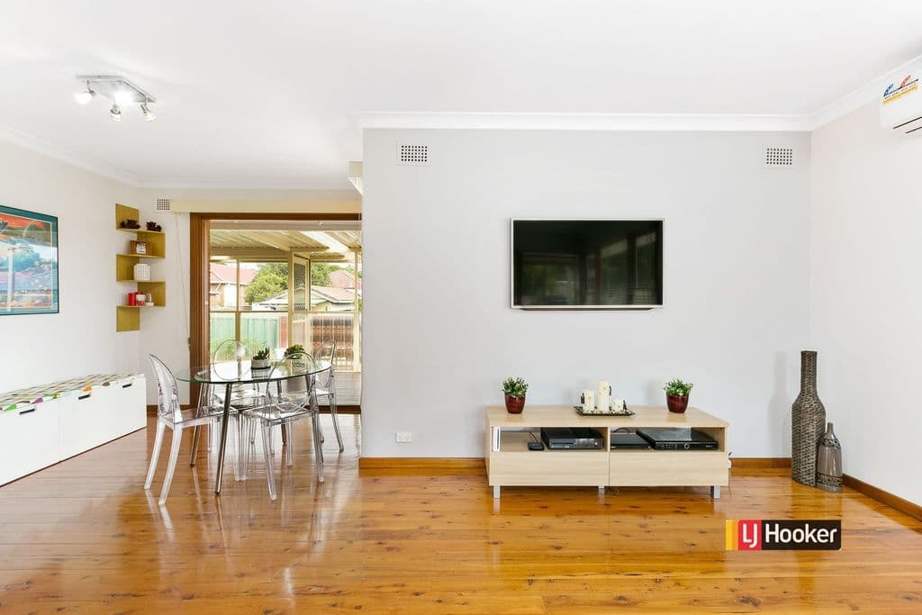 4 Bradley Crescent, Wiley Park - Thumbnail 2