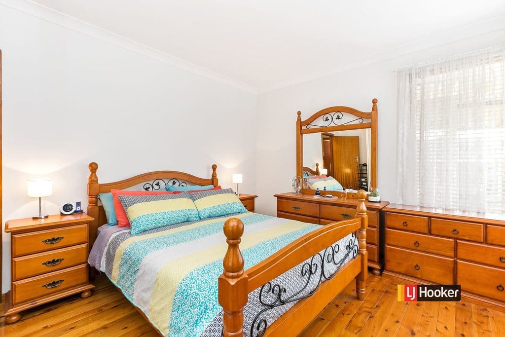 4 Bradley Crescent, Wiley Park - Thumbnail 5