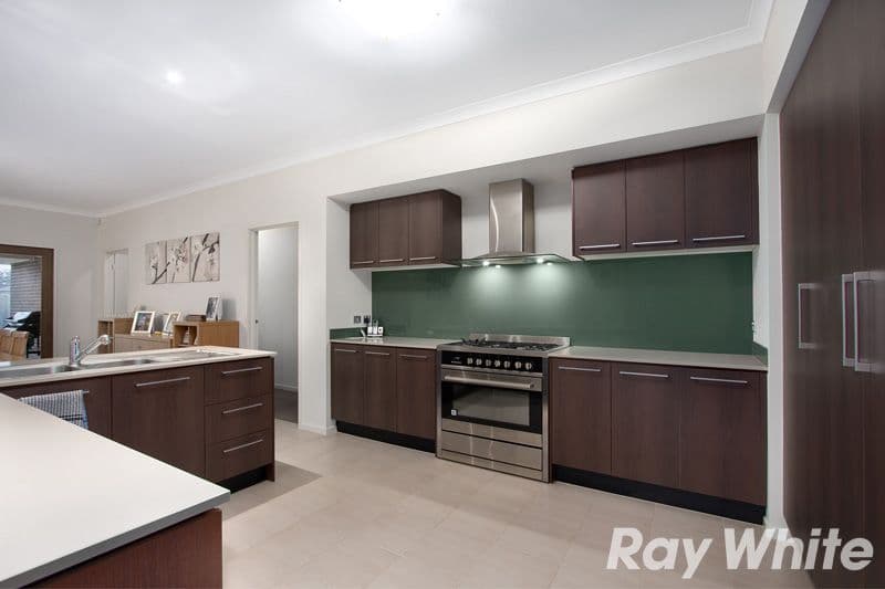8 Landy Circuit, PAKENHAM VIC 3810, Pakenham - Thumbnail 2