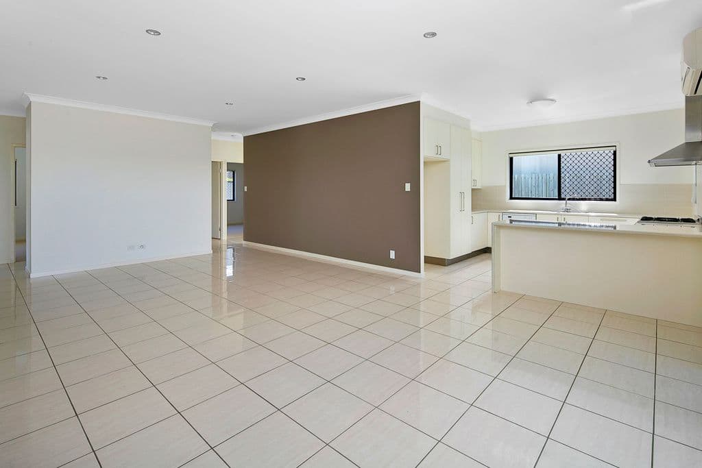 47 Poloni Place, WELLINGTON POINT QLD 4160, Wellington Point - Thumbnail 3