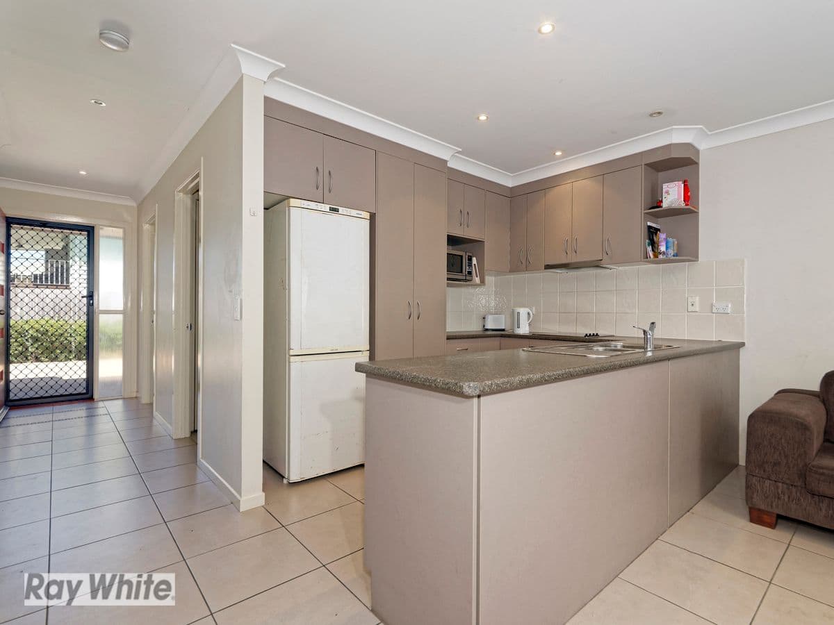 42 Livermore Street, Redcliffe QLD 4020, Redcliffe - Thumbnail 4
