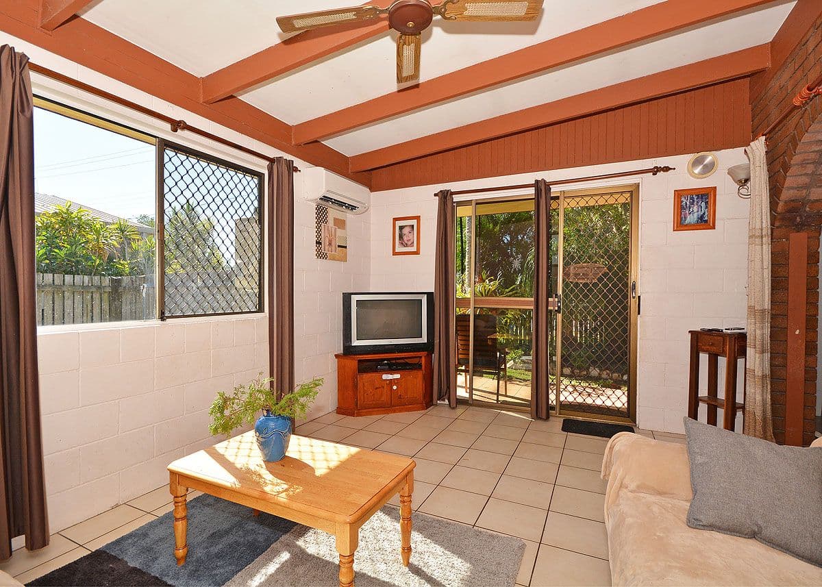 33 Honiton Street, Torquay QLD 4655, Torquay - Thumbnail 3