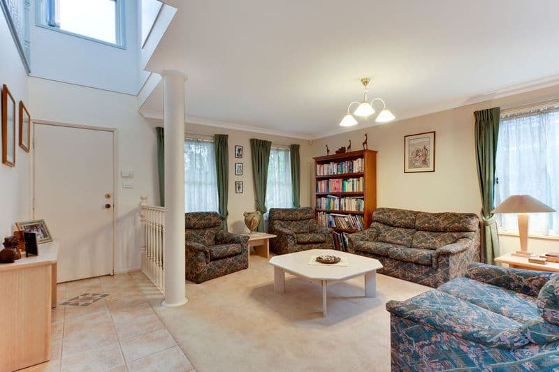 4  Murndal Court, WATTLE GROVE NSW 2173, Wattle Grove - Thumbnail 2