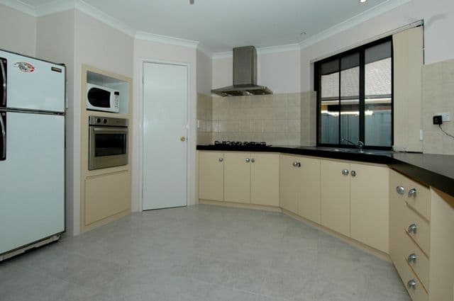 19  Barkley Loop, CANNING VALE WA 6155, Canning Vale - Thumbnail 7