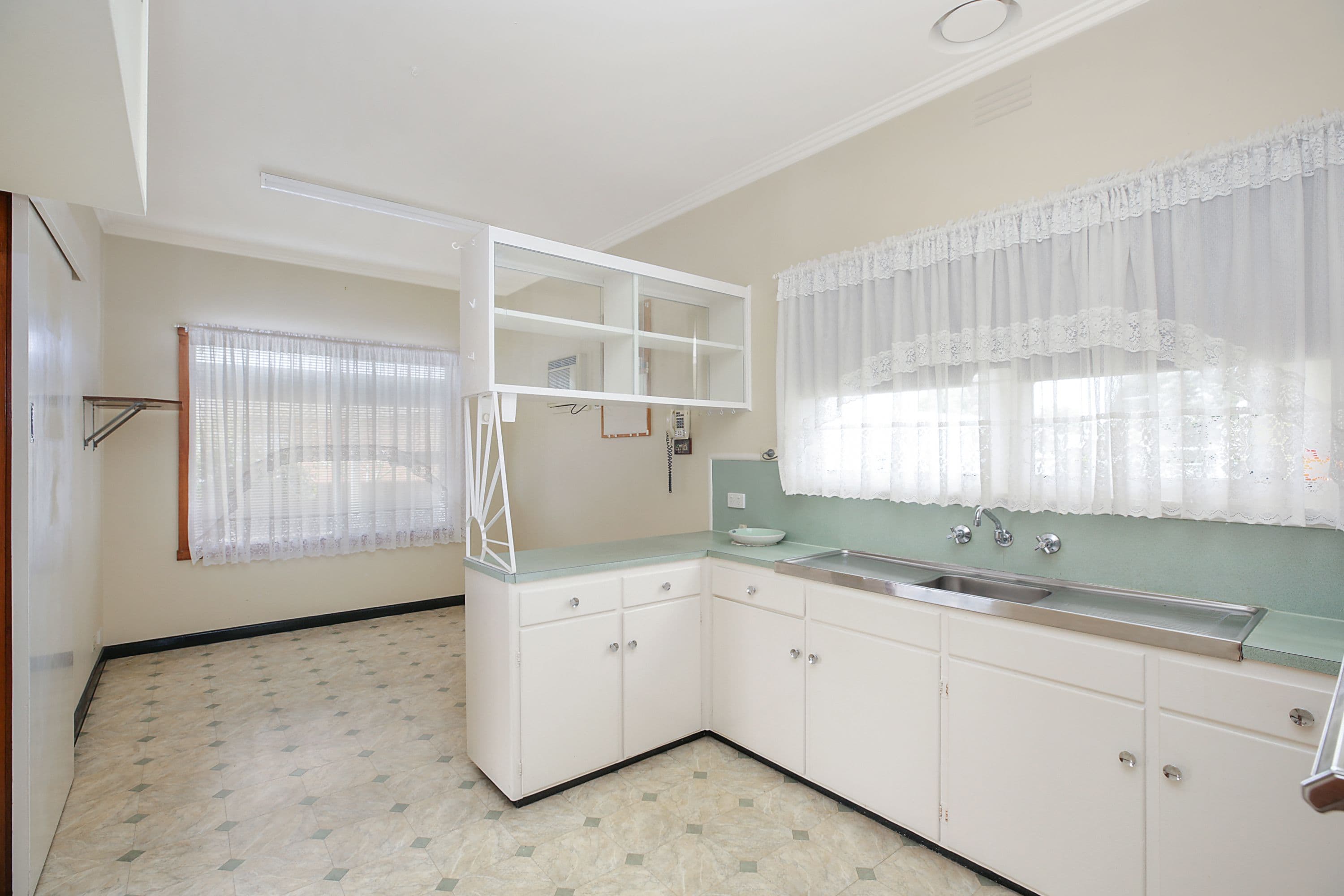 4 Dunoon Street, Colac VIC 3250, Colac - Thumbnail 4