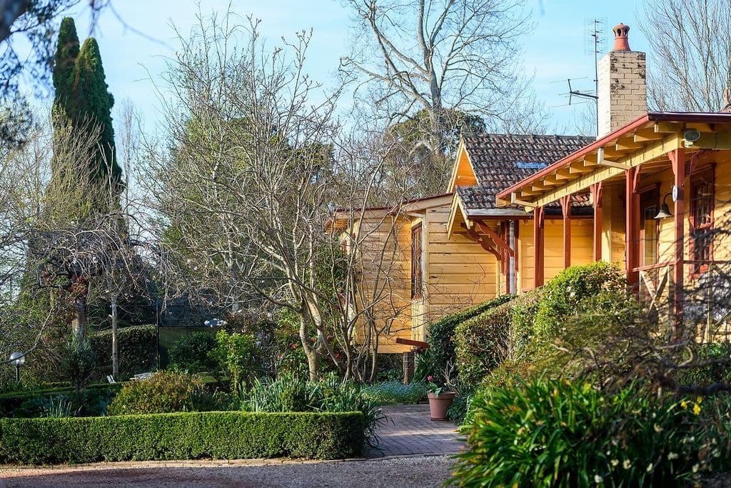 8 Campbell Avenue, Burradoo - Thumbnail 2