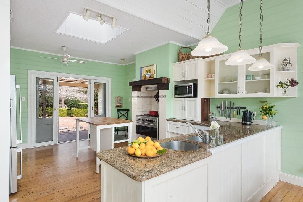 8 Campbell Avenue, Burradoo - Thumbnail 5