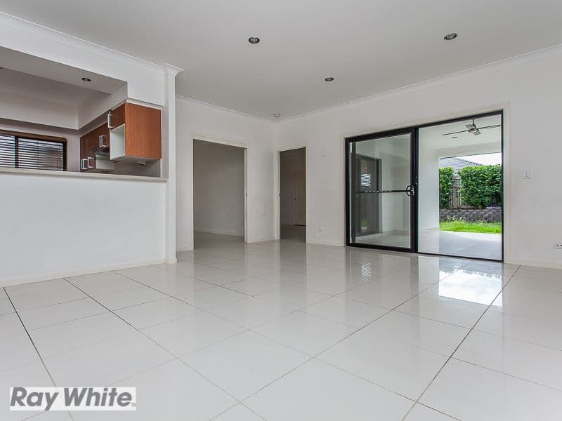 33 Kangaroo Street, NORTH LAKES QLD 4509, North Lakes - Thumbnail 3