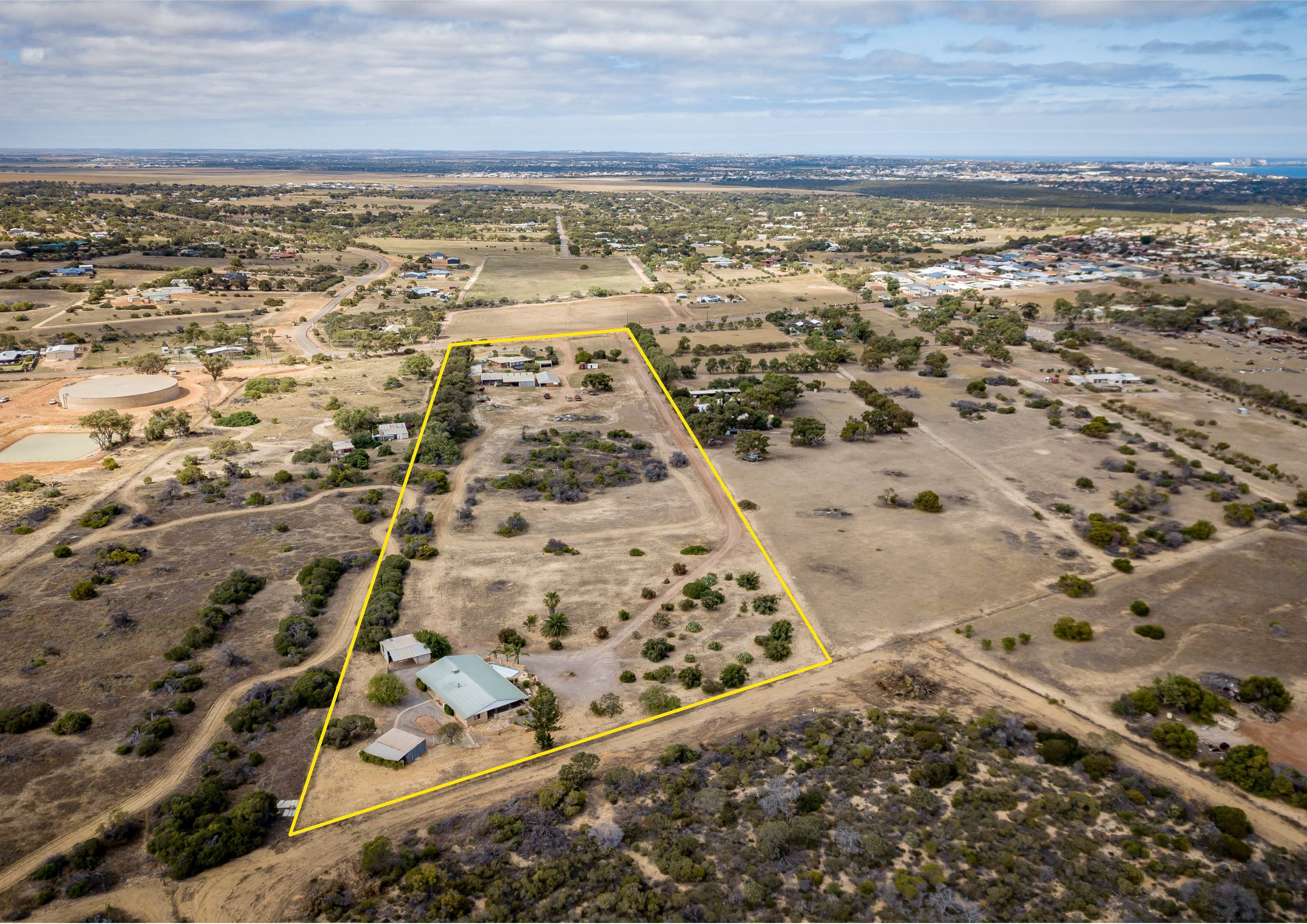 303-307 Chapman Valley Road, Waggrakine WA 6530, Waggrakine - Thumbnail 2