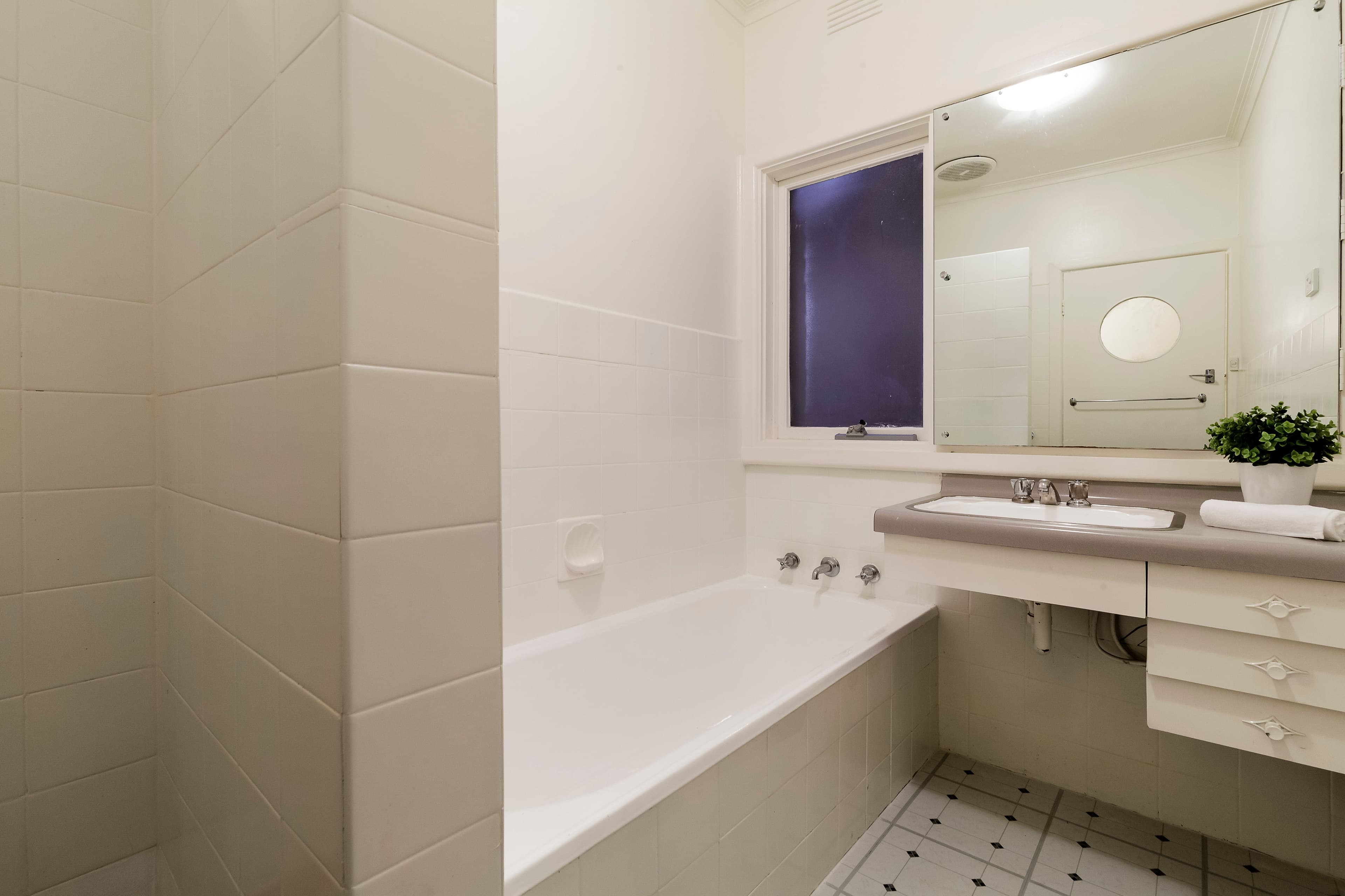 13 Torquay Avenue, Chadstone VIC 3148, Chadstone - Thumbnail 7
