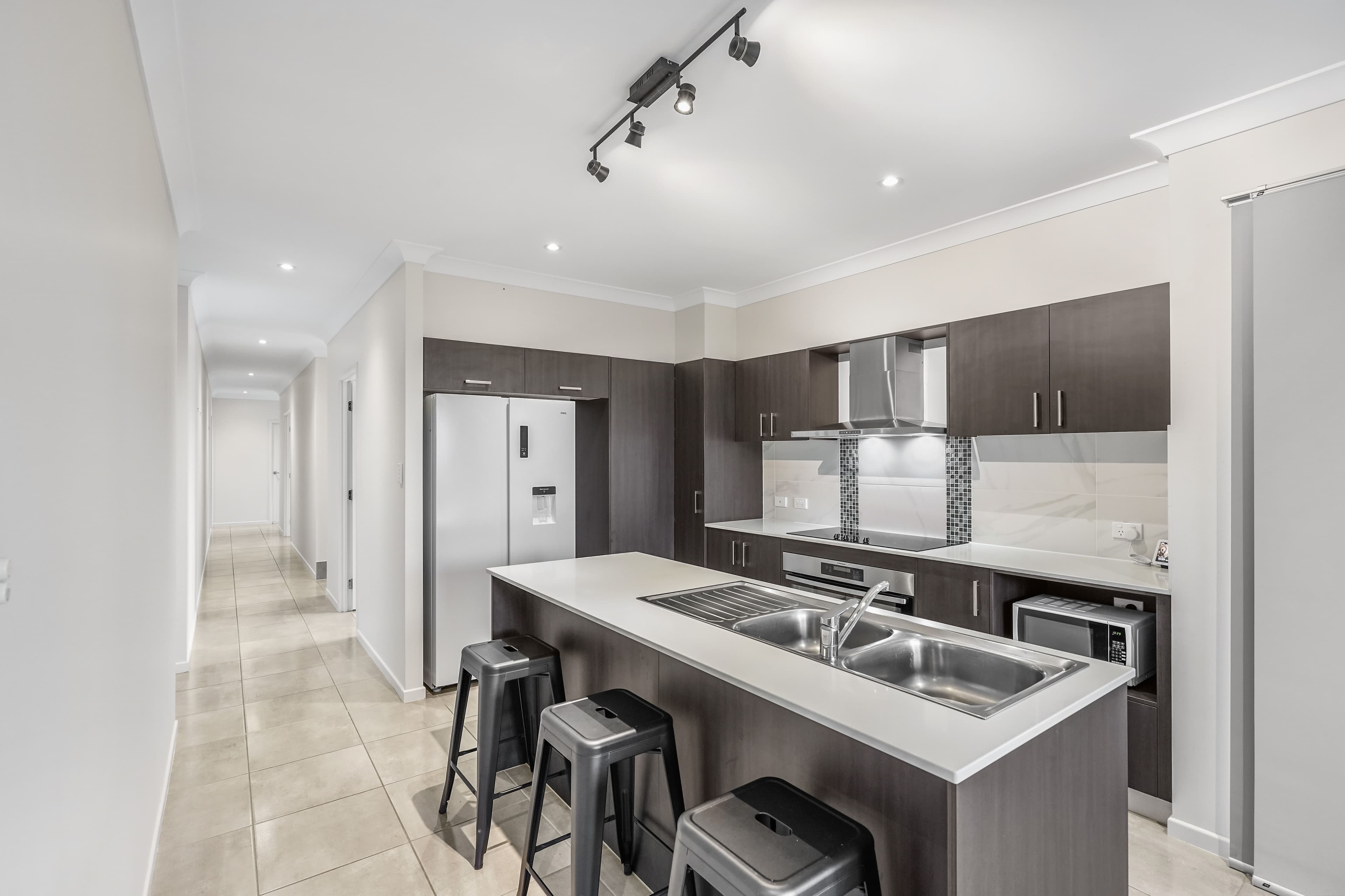 10 Coxswain Place, Trinity Beach QLD 4879, Trinity Beach - Thumbnail 3