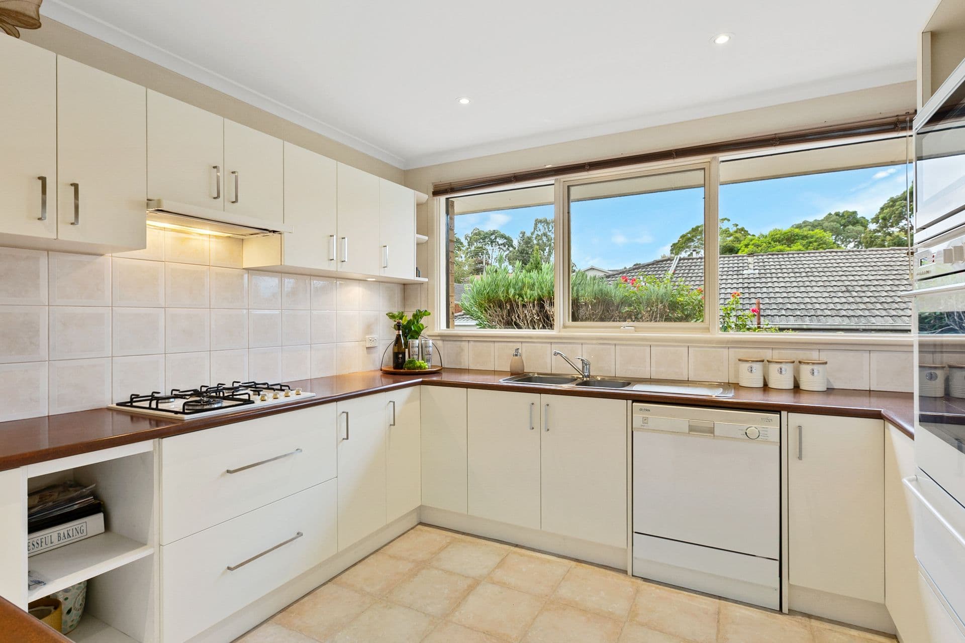 5 Sunnybrook Drive, Wheelers Hill VIC 3150, Wheelers Hill - Thumbnail 6