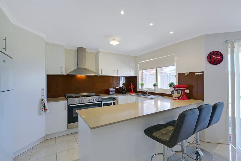 34 Stonegate Drive, EPPING VIC 3076, Epping - Thumbnail 2