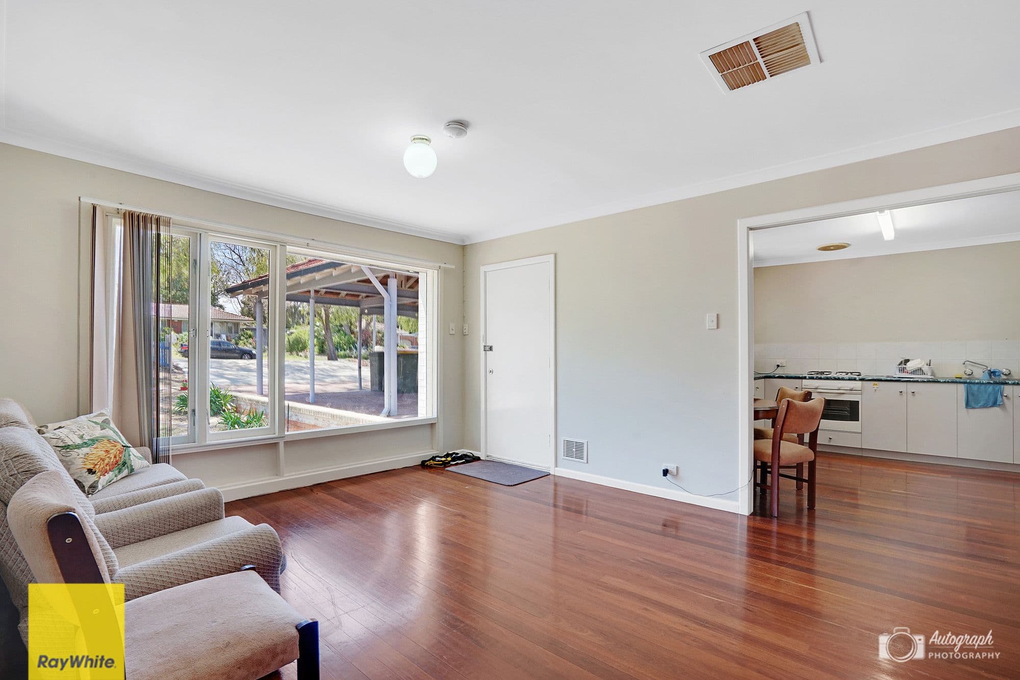 8d Casserley Avenue, Girrawheen WA 6064, Girrawheen - Thumbnail 7