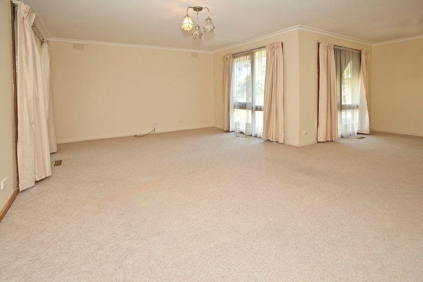 17 Chivalry Avenue, GLEN WAVERLEY VIC 3150, Glen Waverley - Thumbnail 2